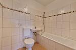 Ab 15.07.2025 *Balkon*4. OG*Laminat*Badewanne
