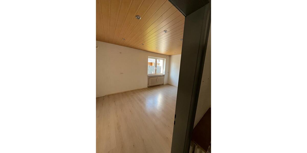 Erdgeschoßwohnung Langenzenn - 4 Zimmer, 106 m&sup2;, 850&euro; | Angebot:26315195