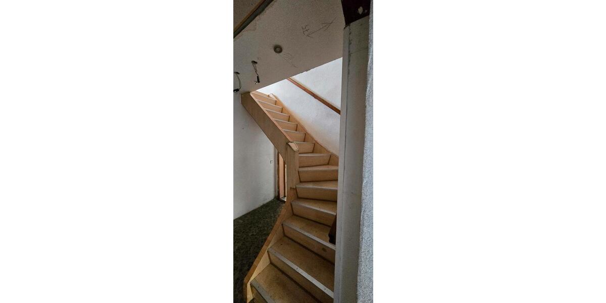 Einfamilienhaus Hohenmölsen - 3 Zimmer, 130 m&sup2;, 85.000&euro; | Angebot:26337976