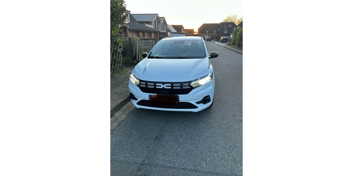 Dacia Sandero 10.500 km 14.400 &euro; Flensburg 24943