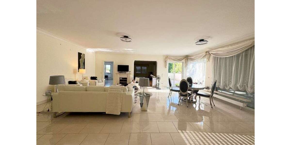Etagenwohnung Wiesbaden-Erbenheim Erbenheim - 3 Zimmer, 225 m&sup2;, 3.000&euro; | Angebot:27153115