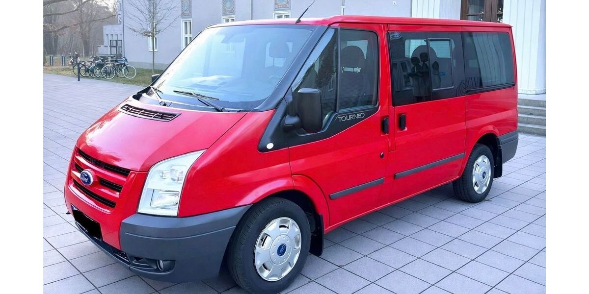 Ford Transit 178.000 km 8.700 &euro; Berlin 12526
