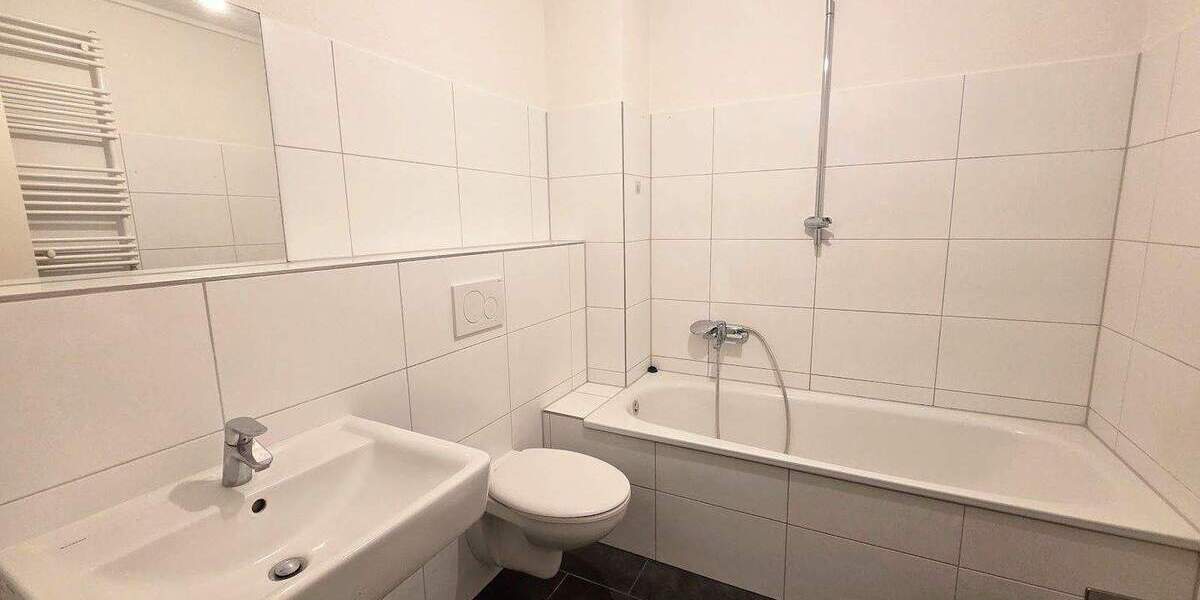 Familien aufgepasst: 4 Zimmer Wohnung + 2 Balkone, Einbauküche, Gäste-WC 4 zimmer