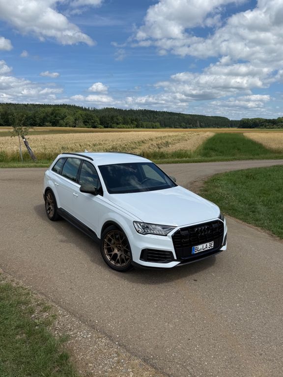 Q7
