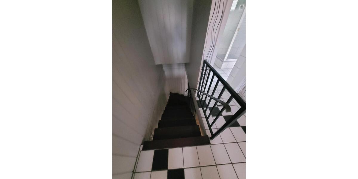 Etagenwohnung Bad Salzdetfurth - 6 Zimmer, 170 m&sup2;, 1.049&euro; | Angebot:25297721