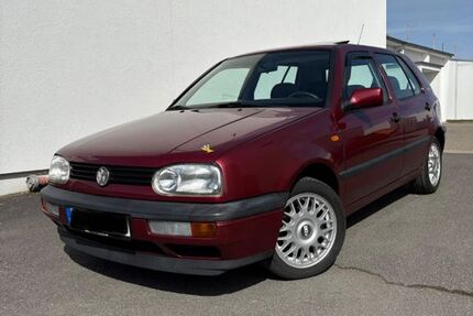 VW Golf 132.440 km 2.500 &euro; Springe 31832