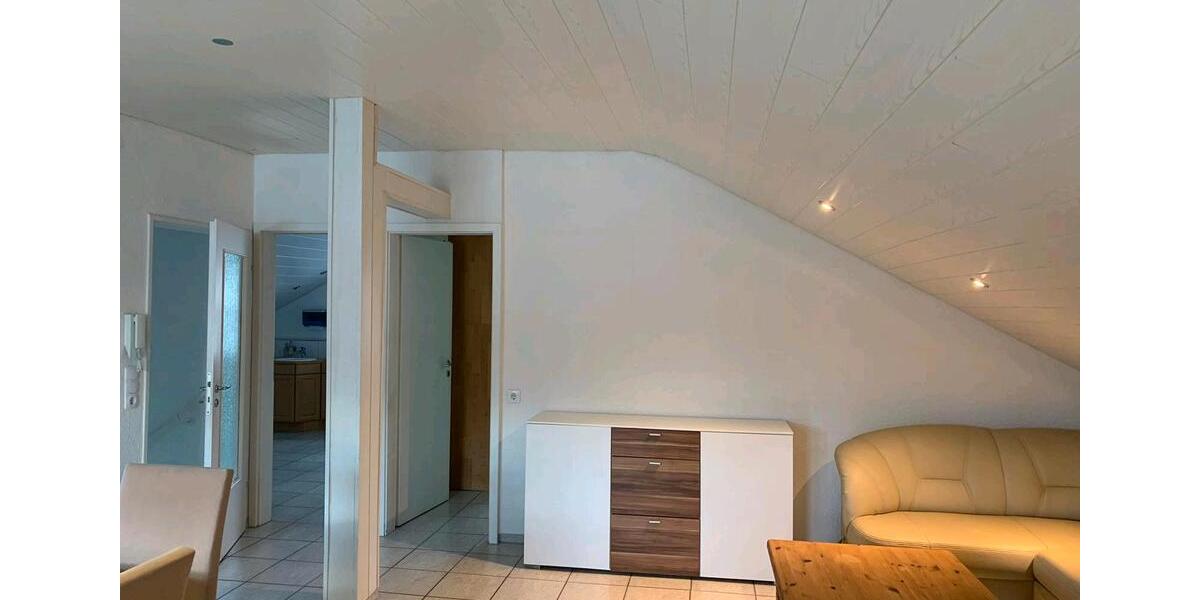 Möblierte großzügige 3 Zimmer Dachgeschosswohnung mit Balkon 3 zimmer