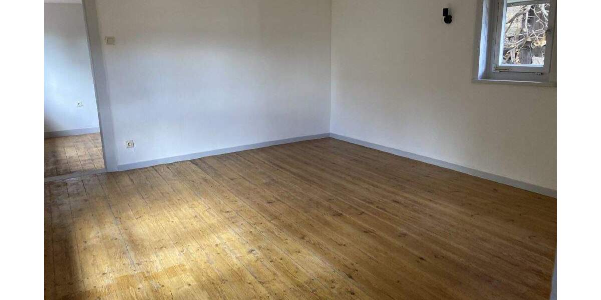 Einfamilienhaus Nidda Ober-Schmitten - 3 Zimmer, 104 m&sup2;, 140.000&euro; | Angebot:25771484