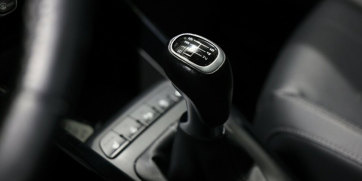 Kia Stonic 1.0 T-GDI PLATIUM-EDITION / SCHIEBEDACH / 62.000 km 14.444 &euro; Hamm 59077