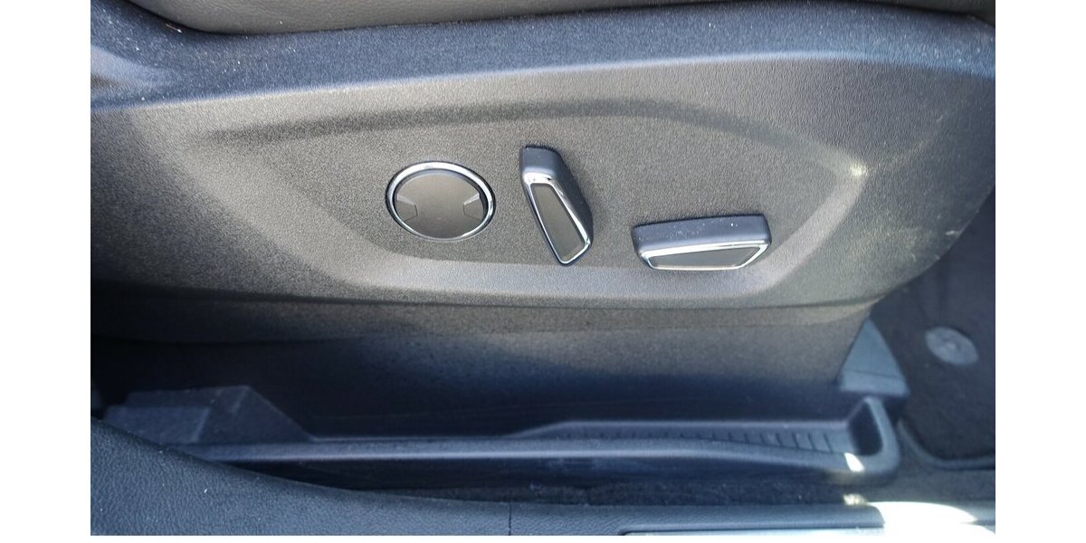 Ford S-Max Titanium AWD Pano AHK 7 Sitze Kamera 8x Alu 156.400 km 15.950 &euro; Neumarkt/OPf 92318