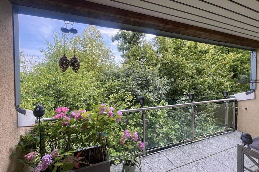Raus aus dem Trubel :) Große 2½ R.-Maisonette mit Balkon & Garten-Mitbenutzung in Stadtwald