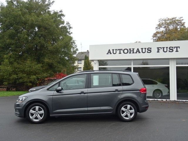 VW Touran 114.000 km 17.900 &euro; Hattert 57644