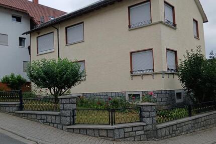 Zweifamlienhaus mit Schwimmhalle 8 zimmer