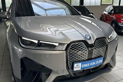 BMW iX 33.442 km 51.830 &euro; Salzgitter 38228