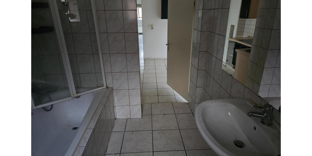 Dachgeschoßwohnung Saarbrücken Neue Bremm - 3 Zimmer, 92 m&sup2;, 1.050&euro; | Angebot:25637813