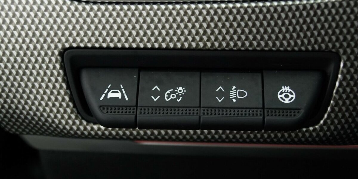 Renault Arkana Mild Hybrid TCe 140 EDC Techno Kamera 29.999 km 20.870 &euro; Lich 35423