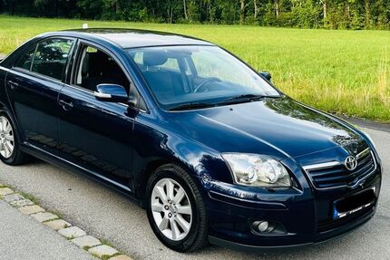 Toyota Avensis 66.365 km 7.500 &euro; München 81379