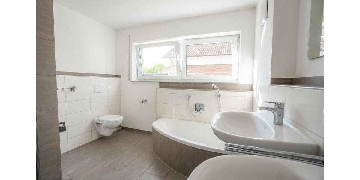 Erdgeschoßwohnung Bad Wurzach - 4 Zimmer, 104 m&sup2;, 449.000&euro; | Angebot:26757862