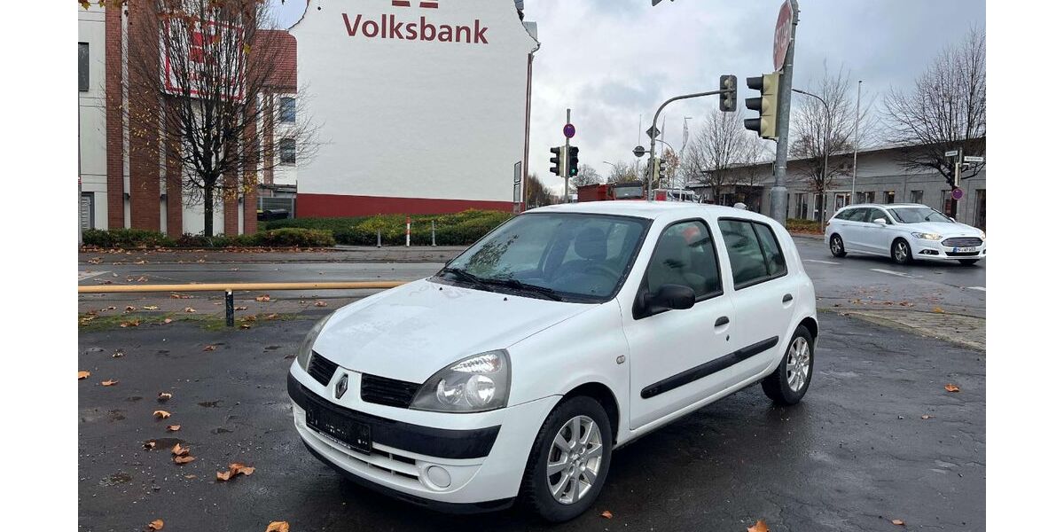 Renault Clio 110.000 km 2.390 &euro; Herford 32049