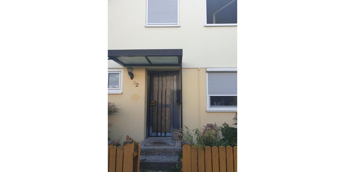 Reihenmittelhaus mit 6 Zimmern in Kleinschwarzenlohe zu vermieten 6 zimmer