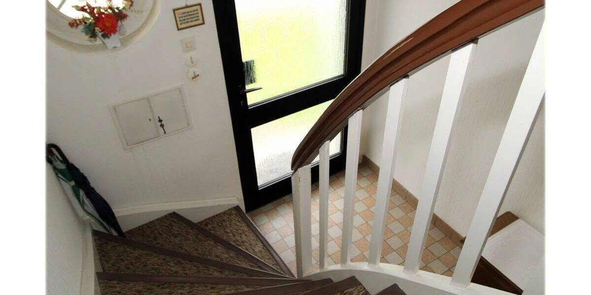 Reihenmittelhaus Korbach - 8 Zimmer, 103 m&sup2;, 164.000&euro; | Angebot:26844089