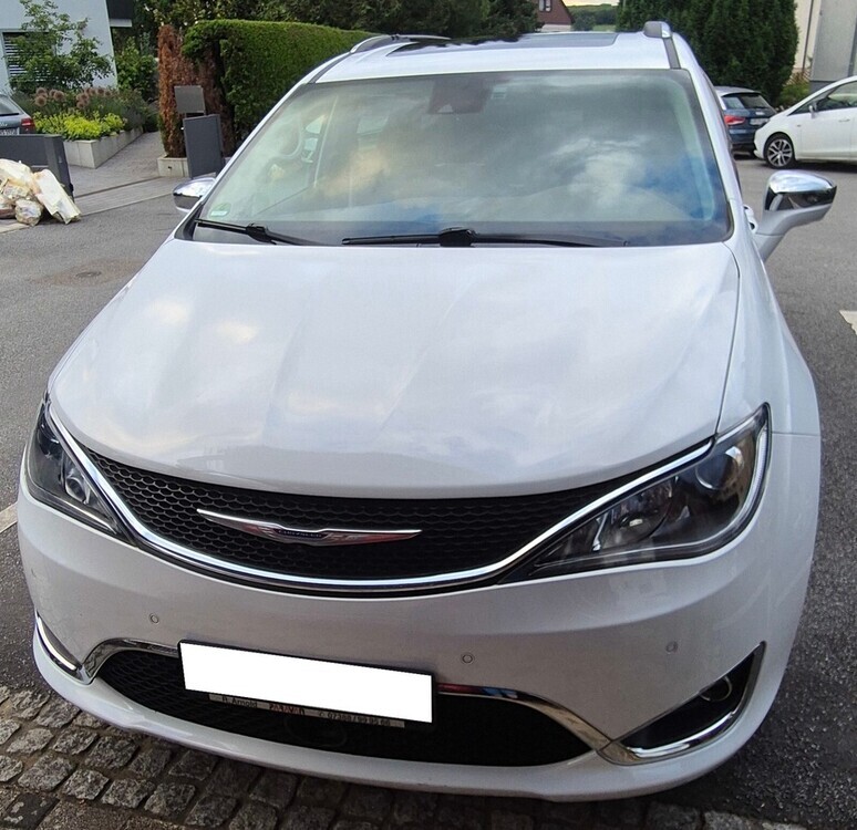 Chrysler Pacifica 84.700 km 50.990 € Ebersbach 01561