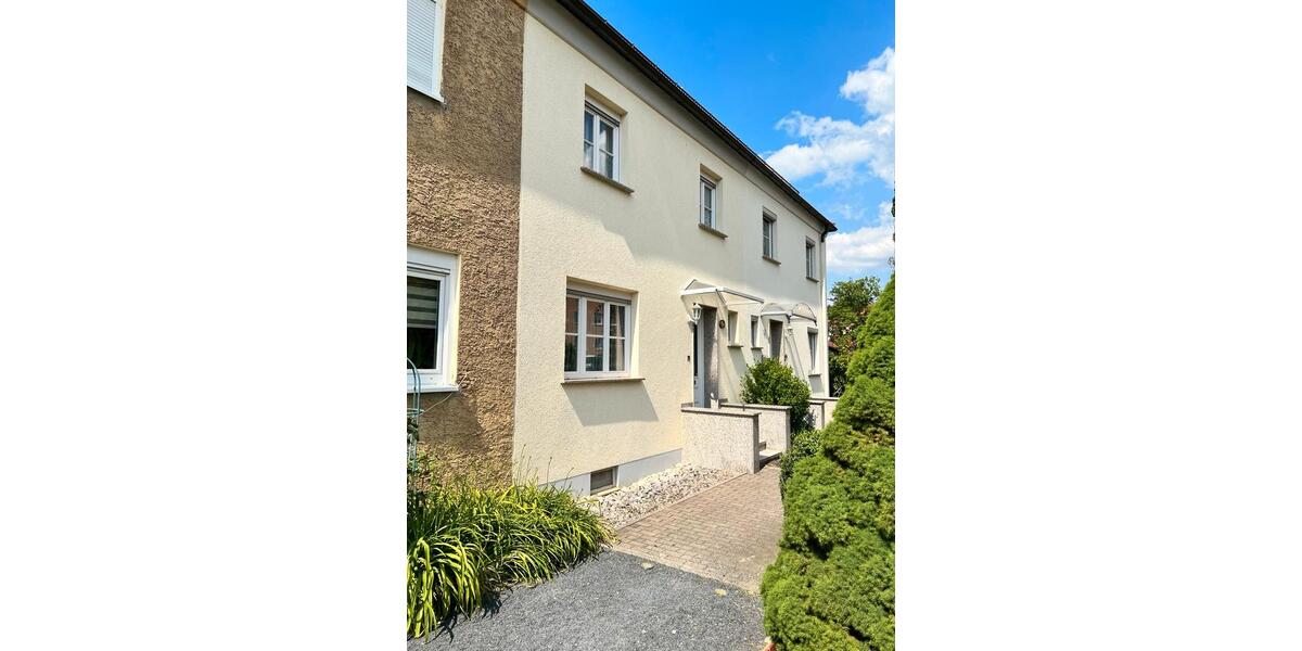 Reihenhaus Sonneberg - 5 Zimmer, 110 m&sup2;, 1.000&euro; | Angebot:23688109