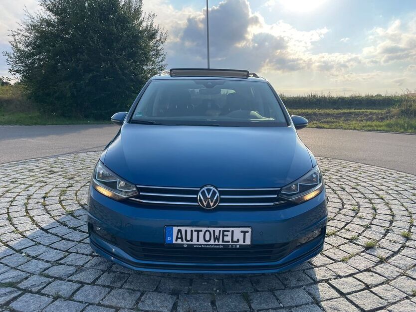 VW Touran 99.907 km 26.299 € Freienried 86495