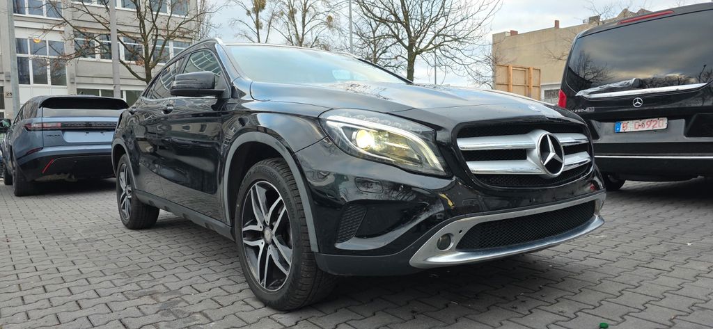 Mercedes-Benz GLA 200 198.988 km 12.999 &euro; Berlin 13581
