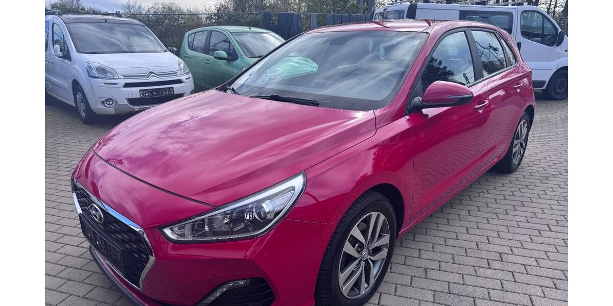 Hyundai i30 52.000 km 11.000 &euro; Kassel 34123