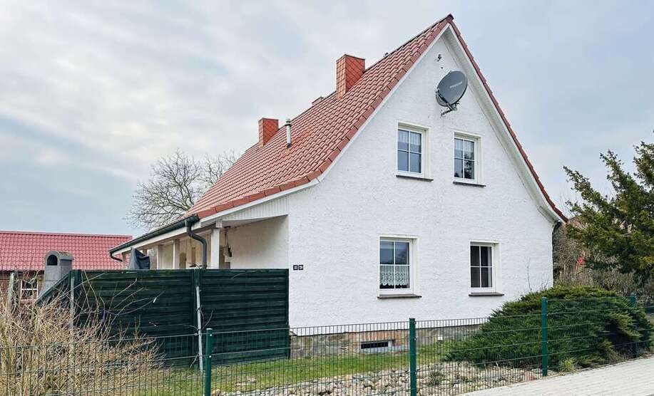 Haus zum Kaufen in Salzwedel OT Büssen 160.000 € 124 m²