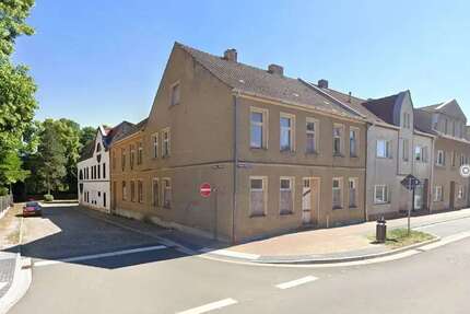 Haus Friedland - 12 Zimmer, 230 m&sup2;, 25.000&euro; | Angebot:26483360