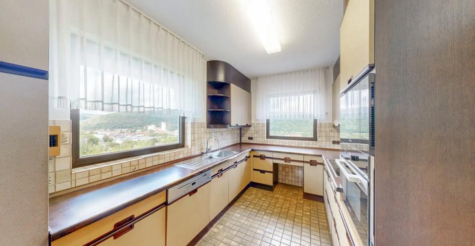Einfamilienhaus Wertheim - 10 Zimmer, 500 m&sup2;, 450.000&euro; | Angebot:26902395