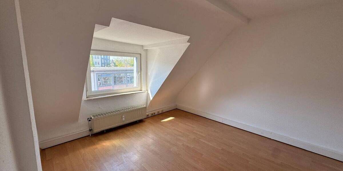 Etagenwohnung Saarbrücken St Johann - 2 Zimmer, 65 m&sup2;, 495&euro; | Angebot:26438415