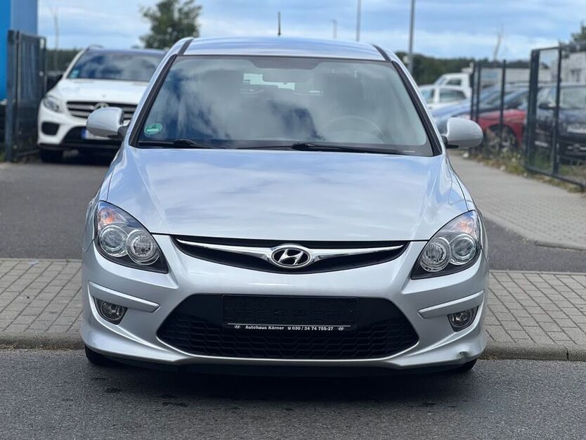 i30
