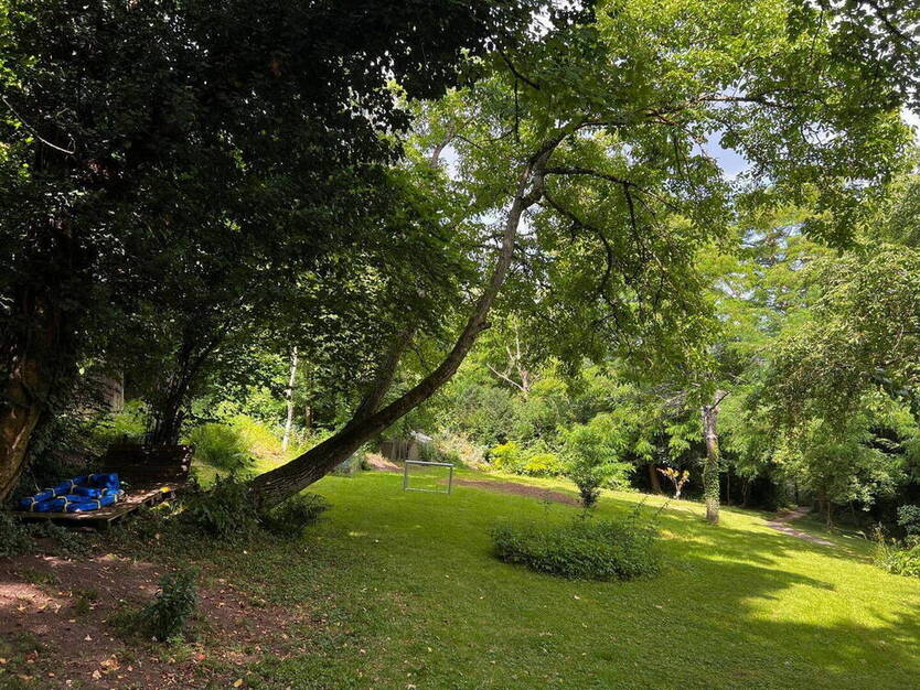 Grüne Oase in Gerlingen: Gartengrundstück (1.967 m²) mit Hütte, Wasser & viel Platz