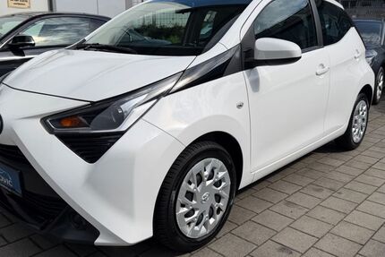 Toyota Aygo (X) 45.000 km 10.900 &euro; Dachau (bei München) 85221