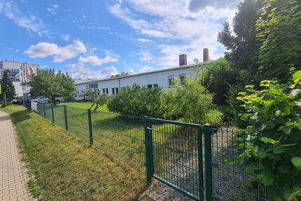 Grünfläche neben einem Autohaus in Zeulenroda-Triebes zur gewerblichen Nutzung zimmer