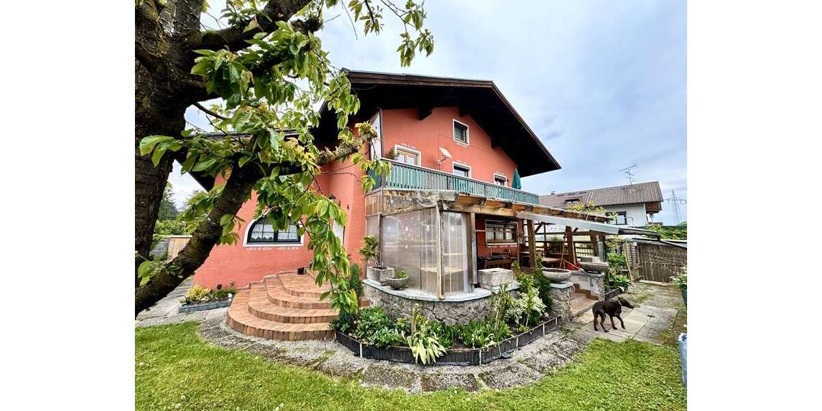 Haus zum Kaufen in Stephanskirchen 980.000 € 220 m² 8 zimmer