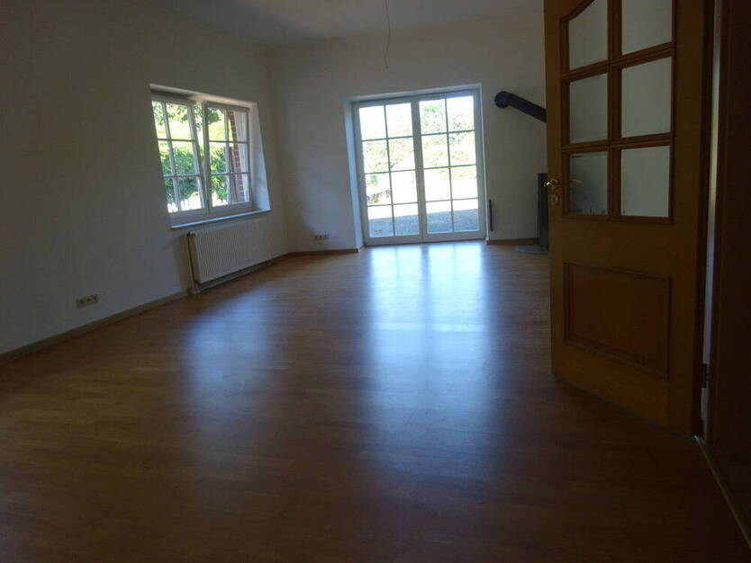 Schöne Doppelhaushälfte im Landhausstil, in ruhiger Lage!