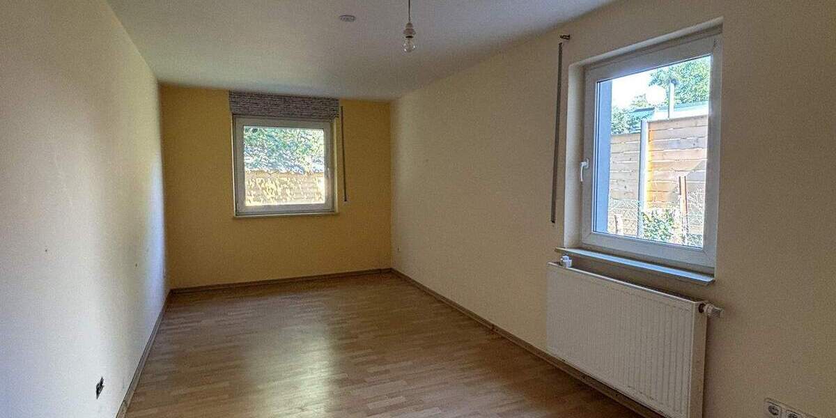 Einfamilienhaus Wackersdorf - 6 Zimmer, 130 m&sup2;, 245.000&euro; | Angebot:25674585