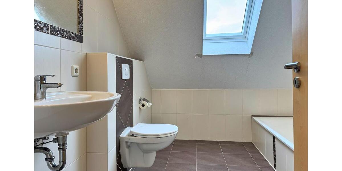 Dachgeschoßwohnung Wiesmoor - 3 Zimmer, 78 m&sup2;, 675&euro; | Angebot:26533827