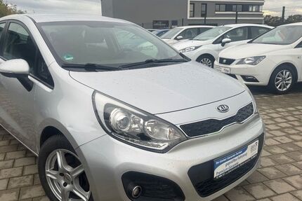 Kia Rio 191.000 km 3.999 &euro; Weiden 92637