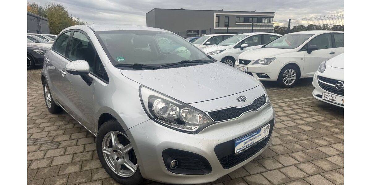 Kia Rio 191.000 km 4.499 &euro; Weiden 92637