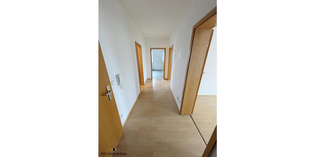 Dachgeschoßwohnung Zwickau - 2 Zimmer, 62 m&sup2;, 330&euro; | Angebot:26008188
