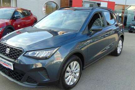 Seat Arona 27.832 km 18.690 &euro; Schlangen 33189