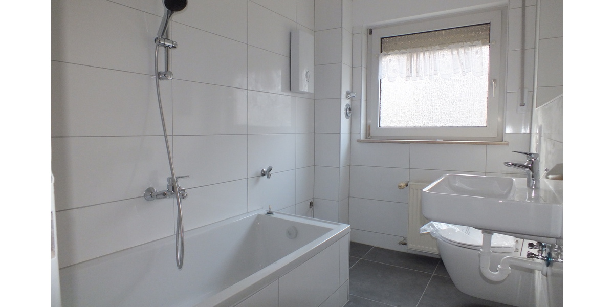 Frisch renovierte 3 Zimmer Wohnung mit ca. 75m² Wohnfläche mit Balkon und Garage - Appartement Nauheim | Angebot:24610048