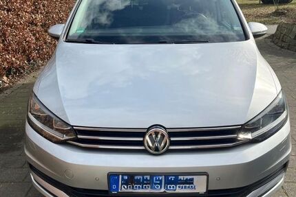 VW Touran 128.900 km 13.900 &euro; Lippetal 59510