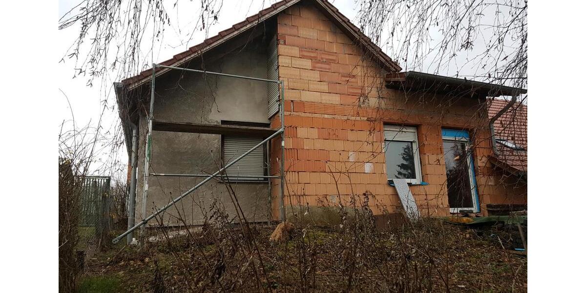 Einfamilienhaus Helbra - 5 Zimmer, 120 m&sup2;, 85.000&euro; | Angebot:26971209