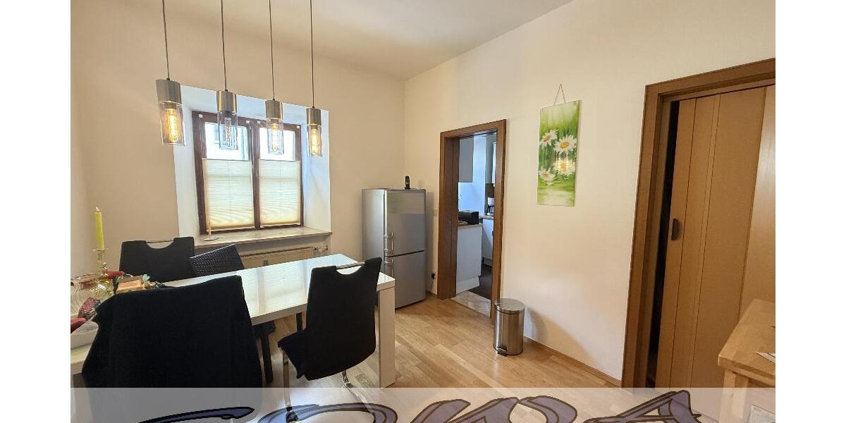 Ein Haus mit Geschichte - Mehrfamilienhaus mit 5 Wohneinheiten, zwei Garagen und Garten in zentraler Lage in Neuburg - Ein Objekt von Ihrem Immobilienpartner SOWA Immobilien und Finanzen - Mehrfamilienhaus, Wohnhaus Neuburg an der Donau | Angebot:26299734